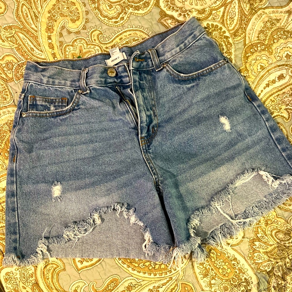 Forever 21 blue Jean shorts size 28.